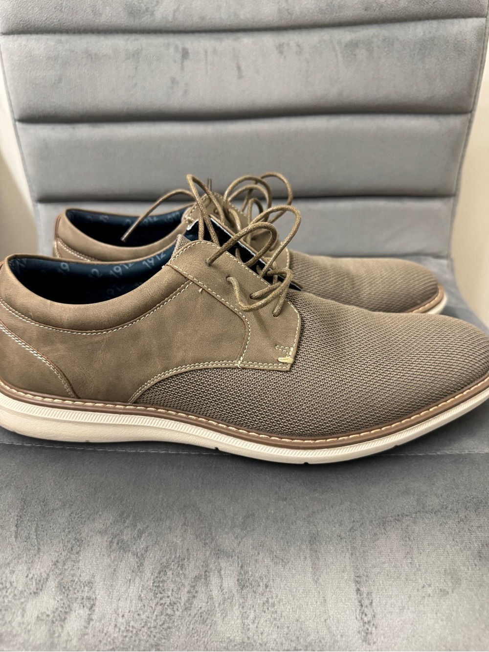 Nunn Bush Men's Lace-Up Oxfords in Taupe